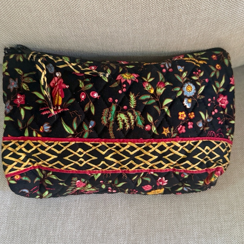 VERA BRADLEY retired pattern ming floral quilted zippered pouch for makeup 💄